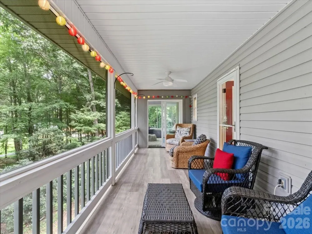 30 Kalmia Cove Burnsville, NC 28714