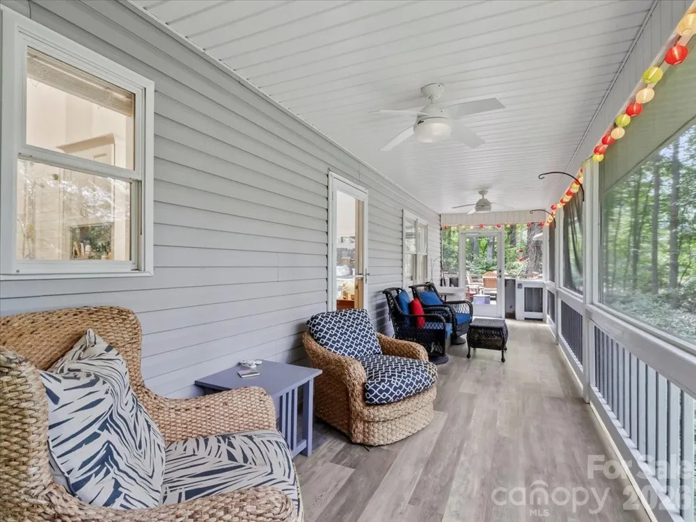 30 Kalmia Cove Burnsville, NC 28714