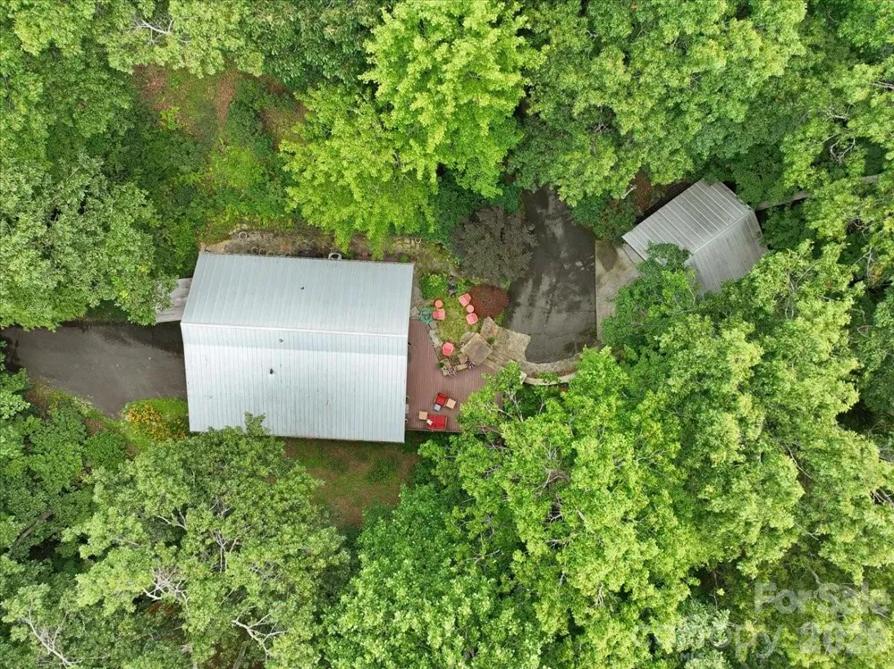 30 Kalmia Cove Burnsville, NC 28714