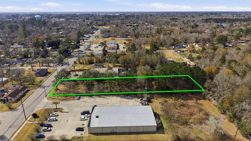 2740 E Lucas Drive Beaumont, TX 77703