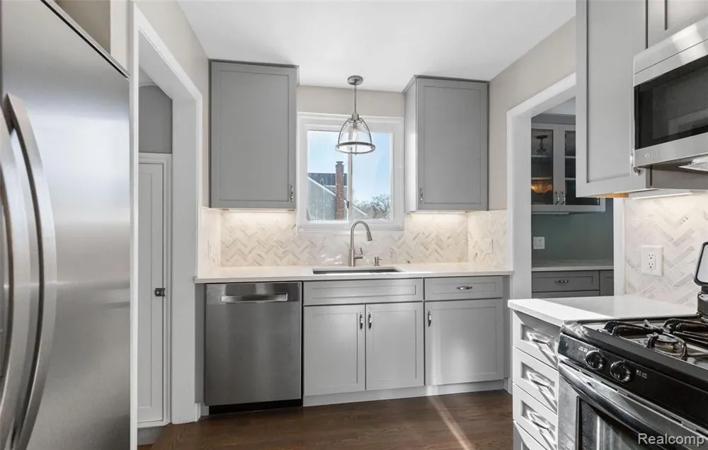 718 Altadena Avenue Royal Oak City, MI 48067