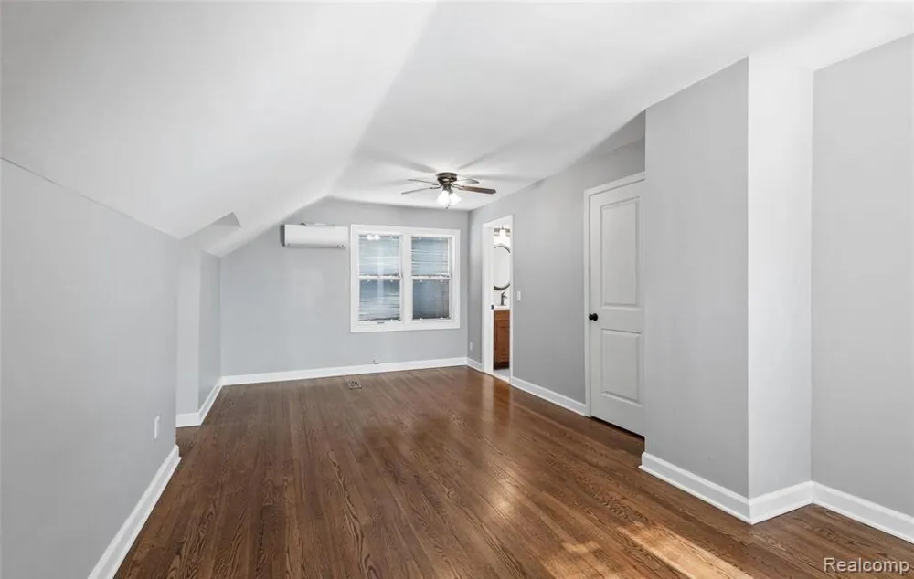 718 Altadena Avenue Royal Oak City, MI 48067