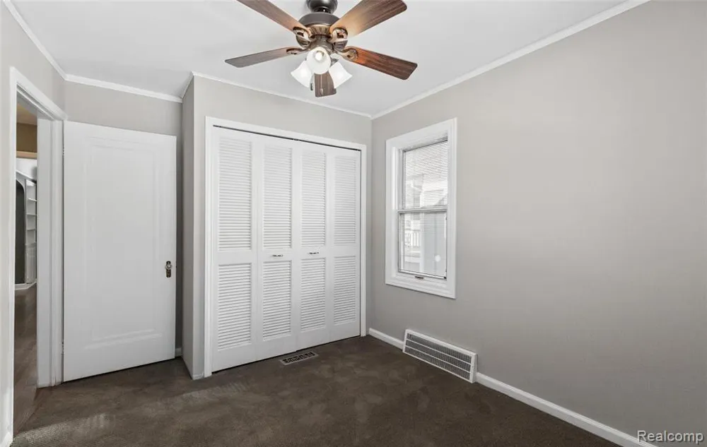 718 Altadena Avenue Royal Oak City, MI 48067