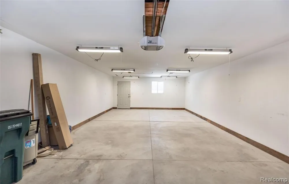 718 Altadena Avenue Royal Oak City, MI 48067