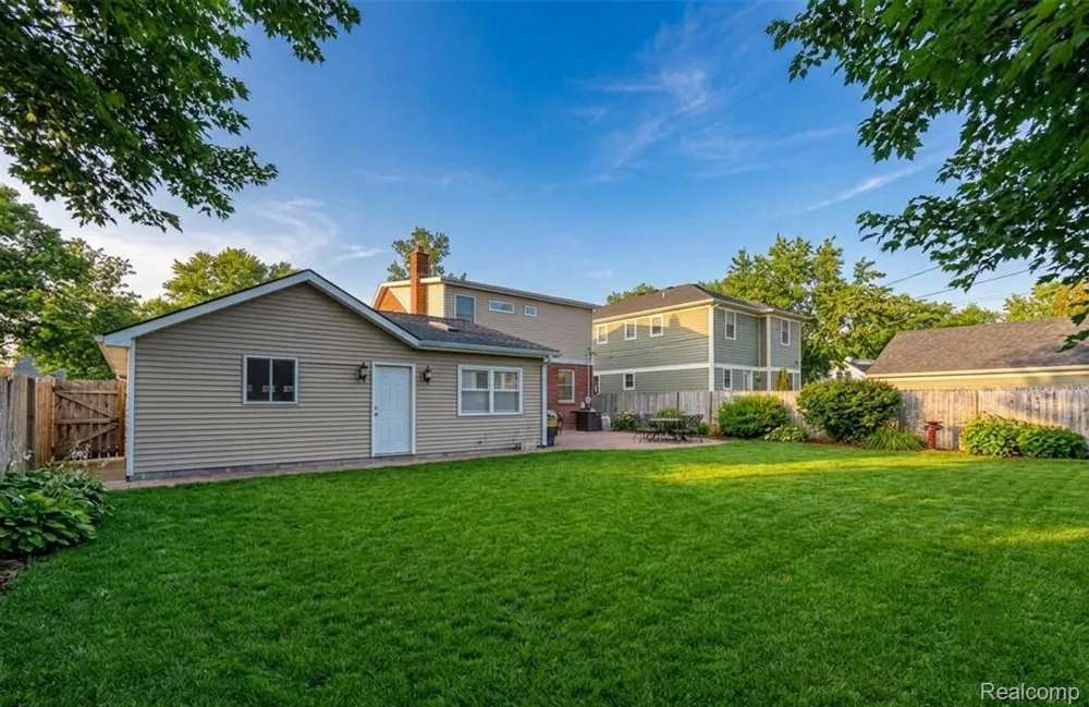 718 Altadena Avenue Royal Oak City, MI 48067
