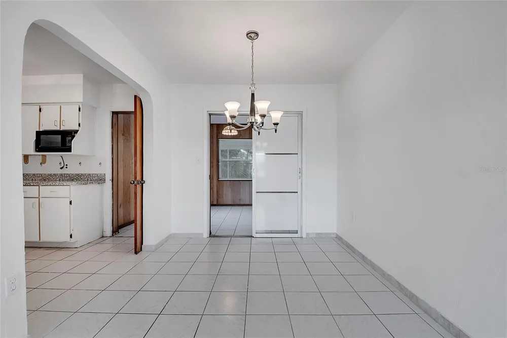1040 SAN LUIS DRIVE Orlando, FL 32807