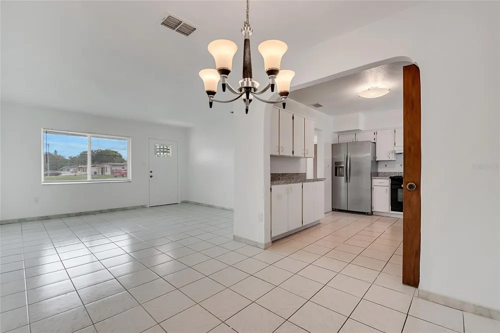 1040 SAN LUIS DRIVE Orlando, FL 32807