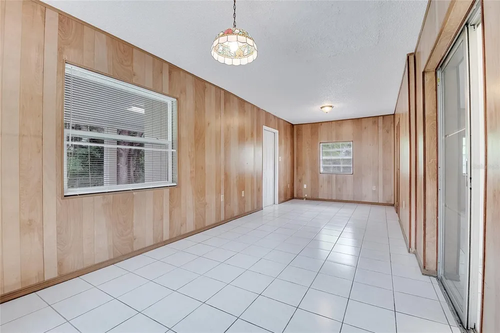 1040 SAN LUIS DRIVE Orlando, FL 32807