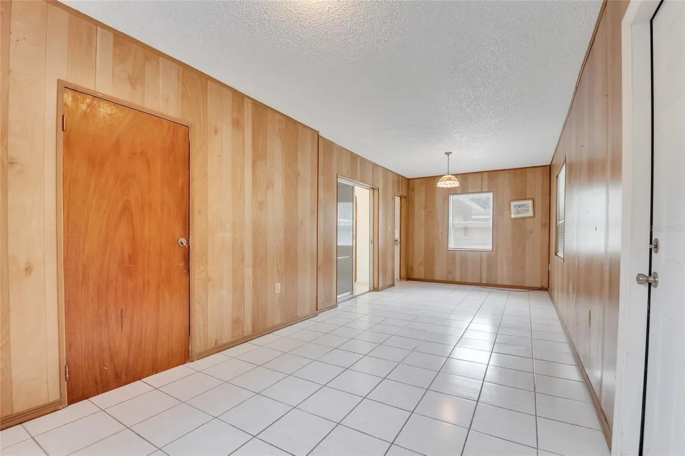 1040 SAN LUIS DRIVE Orlando, FL 32807
