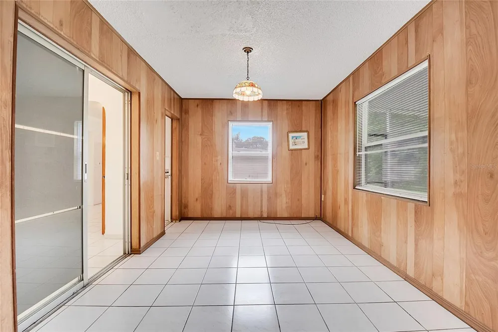 1040 SAN LUIS DRIVE Orlando, FL 32807