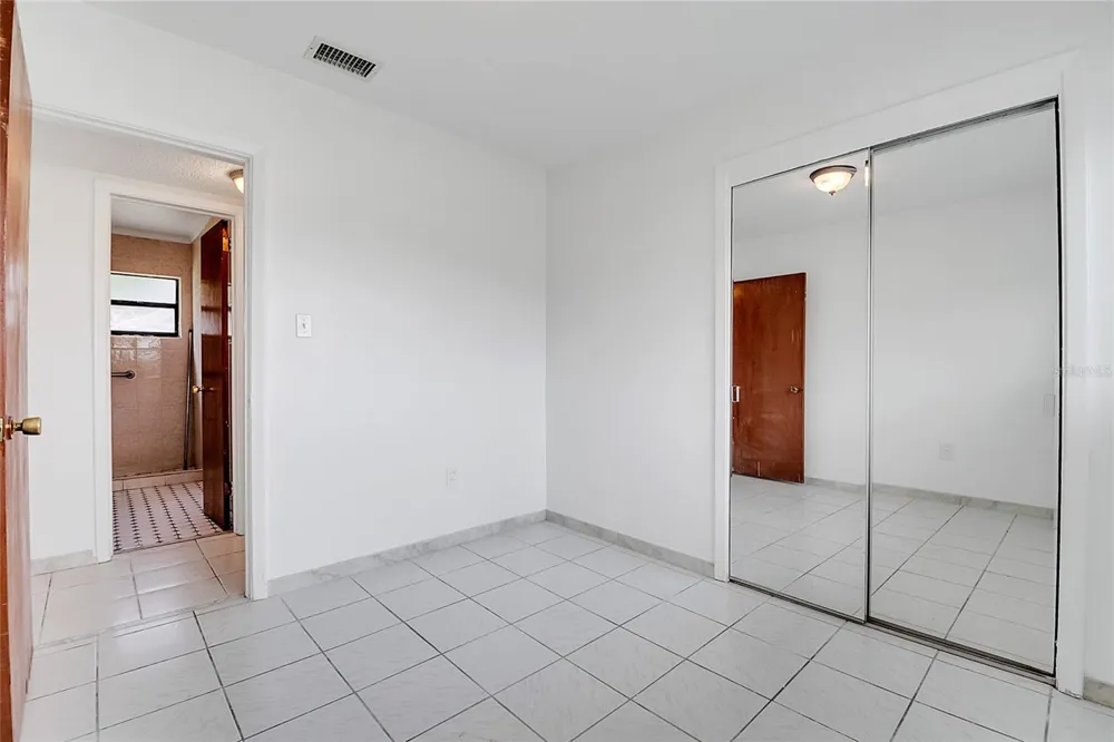 1040 SAN LUIS DRIVE Orlando, FL 32807