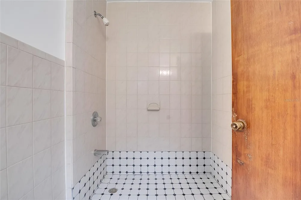 1040 SAN LUIS DRIVE Orlando, FL 32807
