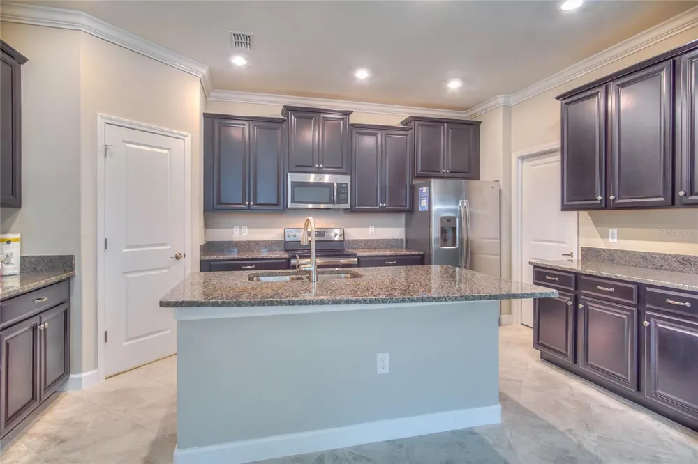 1212 MONTGOMERY BELL ROAD Wesley Chapel, FL 33543