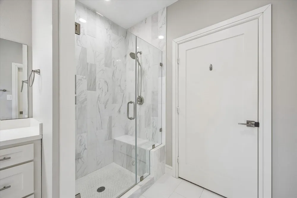 940 W 21st Street Houston, TX 77008