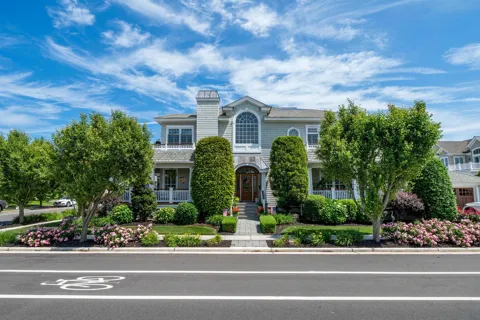 8600 Second Avenue