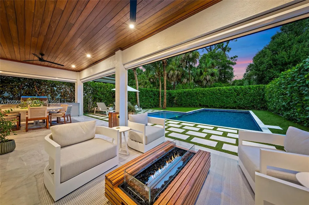 13558 Artisan Cir Palm Beach Gardens, FL 33418
