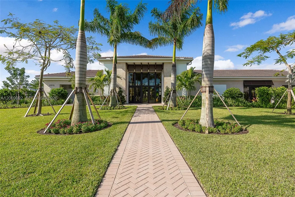 13558 Artisan Cir Palm Beach Gardens, FL 33418