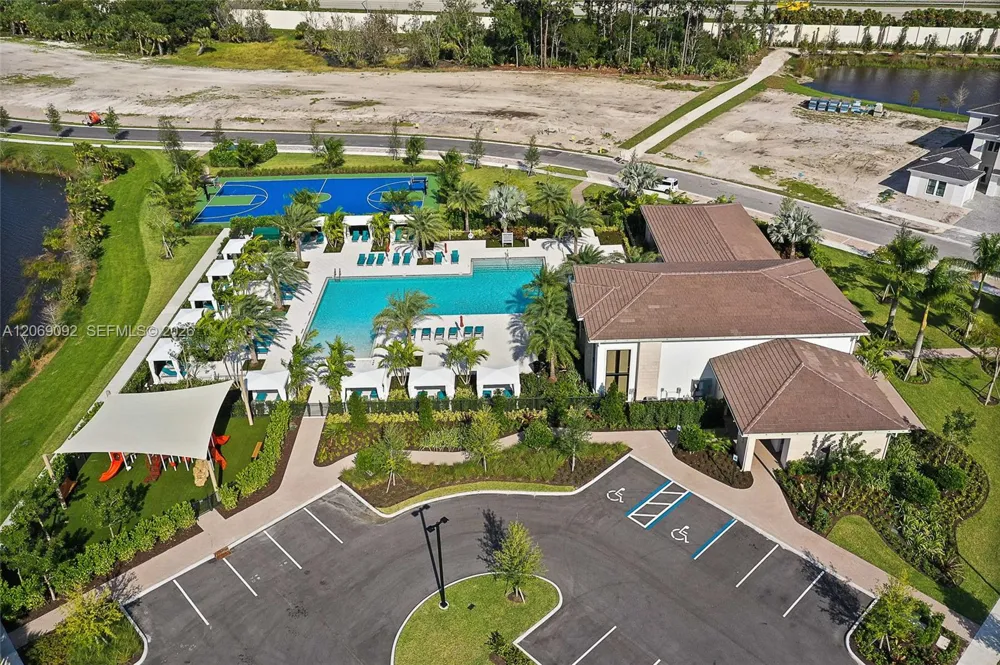 13558 Artisan Cir Palm Beach Gardens, FL 33418