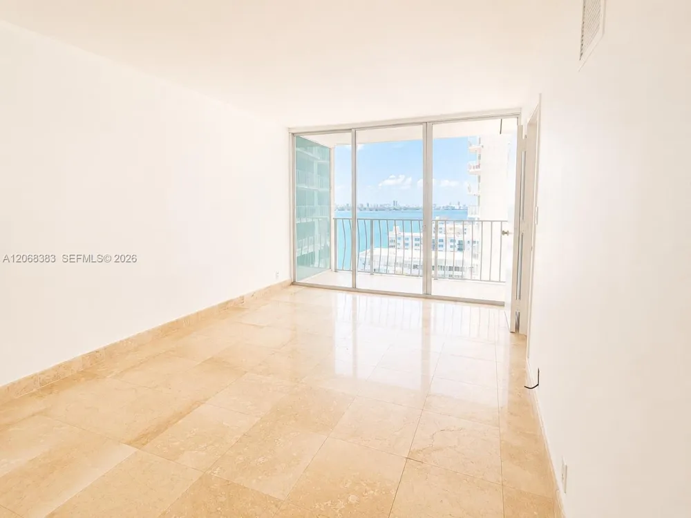 7601 E Treasure Dr #1924 North Bay Village, FL 33141