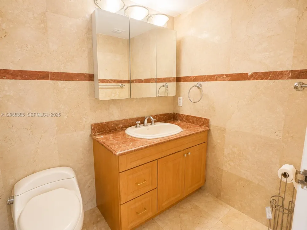 7601 E Treasure Dr #1924 North Bay Village, FL 33141