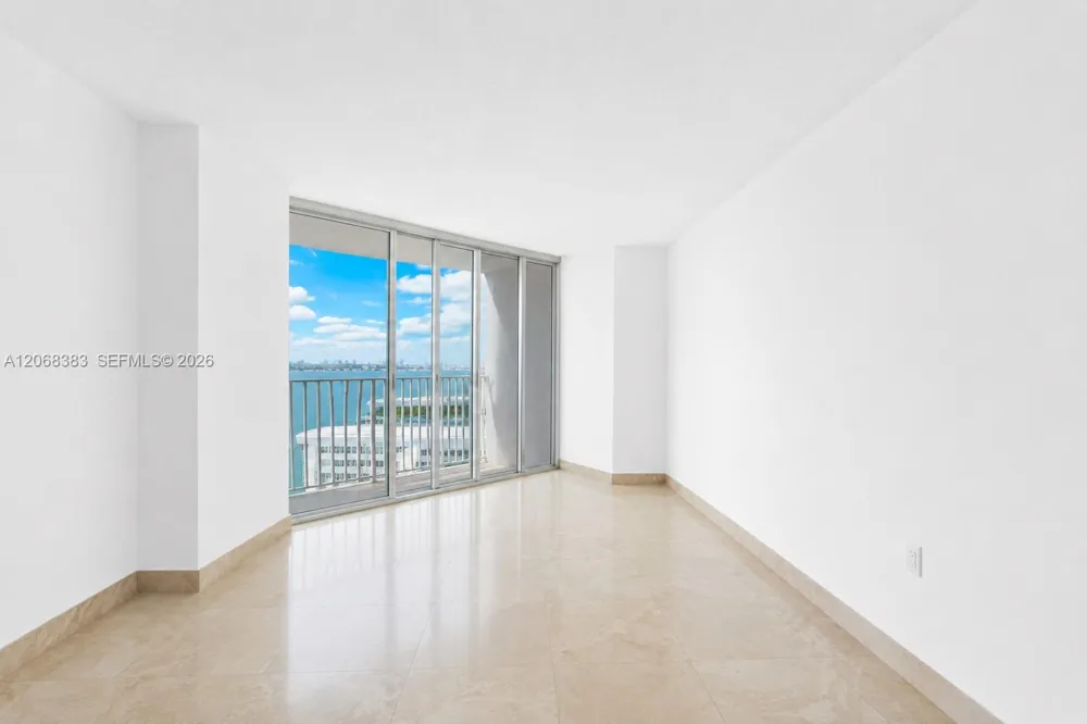 7601 E Treasure Dr #1924 North Bay Village, FL 33141