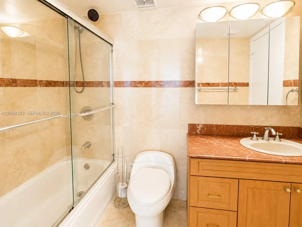 7601 E Treasure Dr #1924 North Bay Village, FL 33141