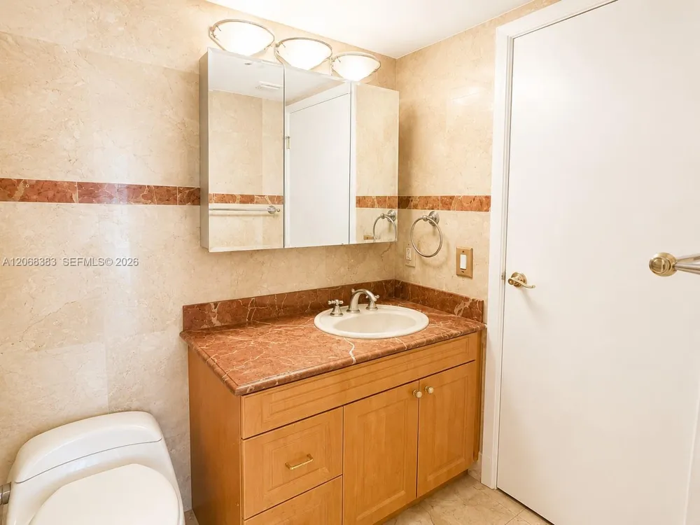 7601 E Treasure Dr #1924 North Bay Village, FL 33141
