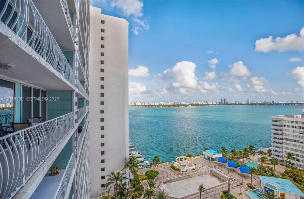7601 E Treasure Dr #1924 North Bay Village, FL 33141