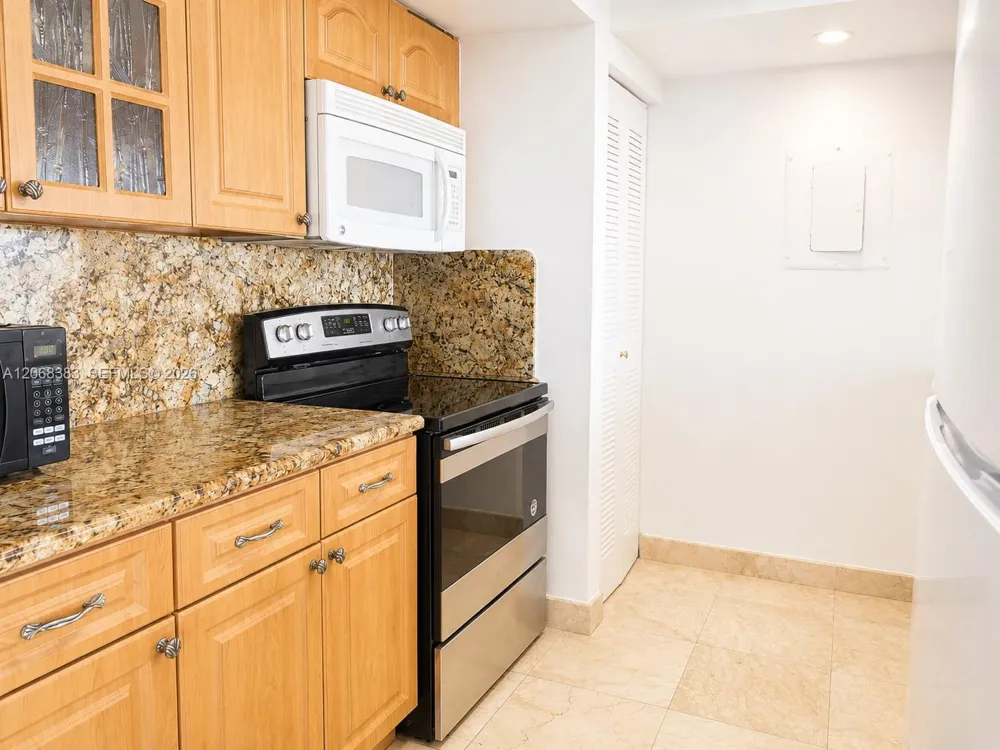 7601 E Treasure Dr #1924 North Bay Village, FL 33141