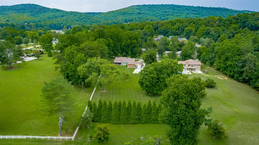 240 Horseshoe Circle Dayton, TN 37321