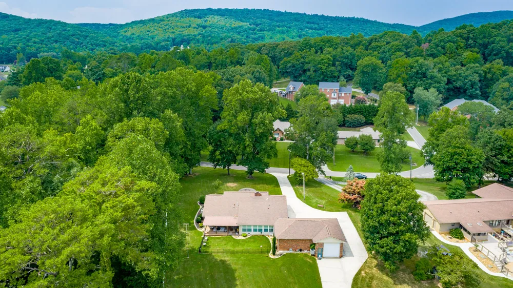 240 Horseshoe Circle Dayton, TN 37321