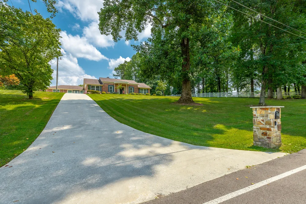 240 Horseshoe Circle Dayton, TN 37321