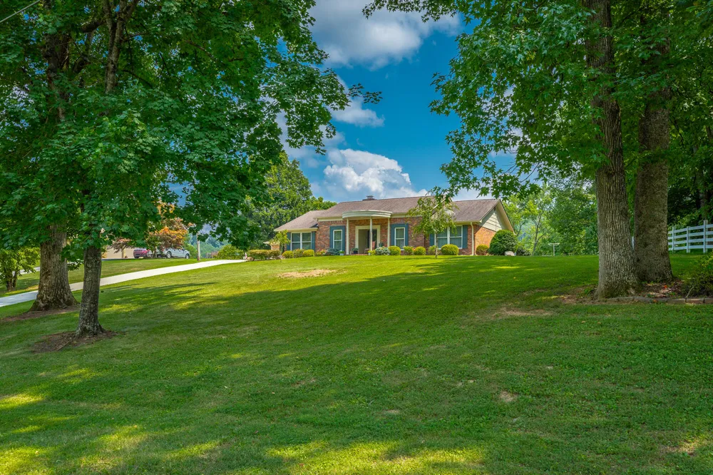 240 Horseshoe Circle Dayton, TN 37321