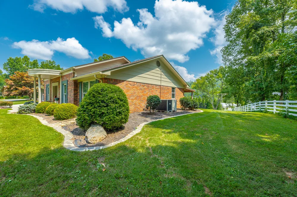 240 Horseshoe Circle Dayton, TN 37321