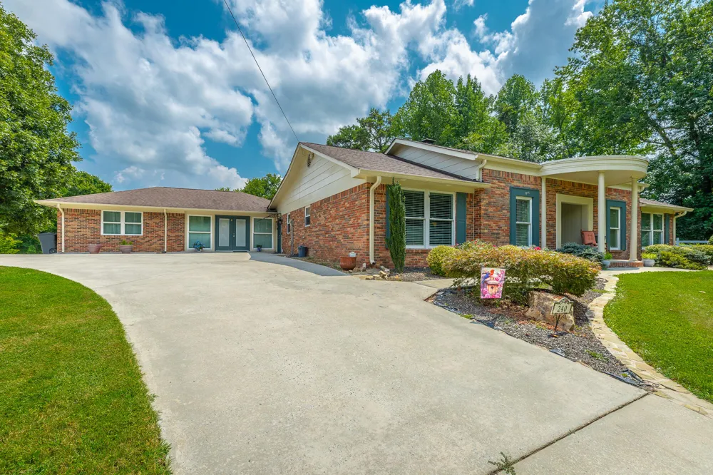240 Horseshoe Circle Dayton, TN 37321