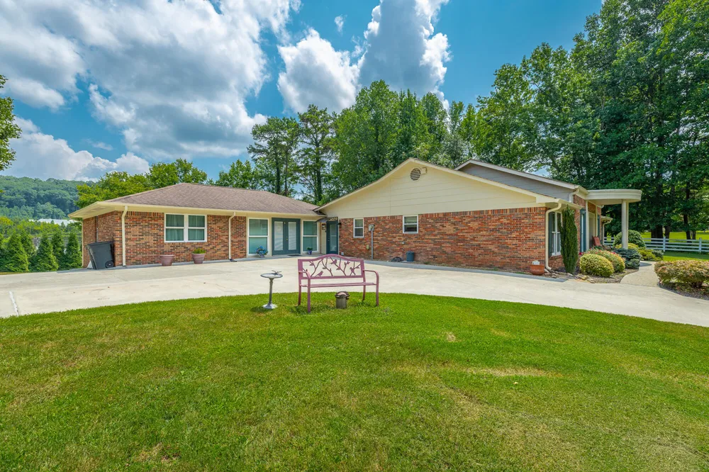 240 Horseshoe Circle Dayton, TN 37321