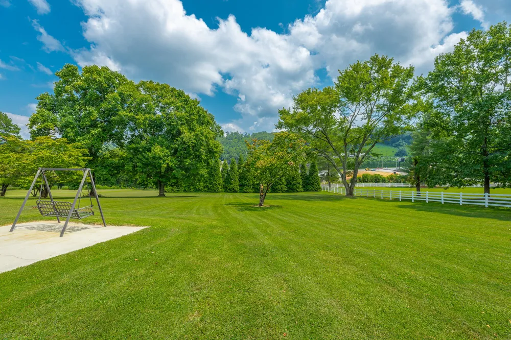 240 Horseshoe Circle Dayton, TN 37321
