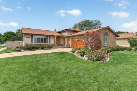9838 Redbud Road