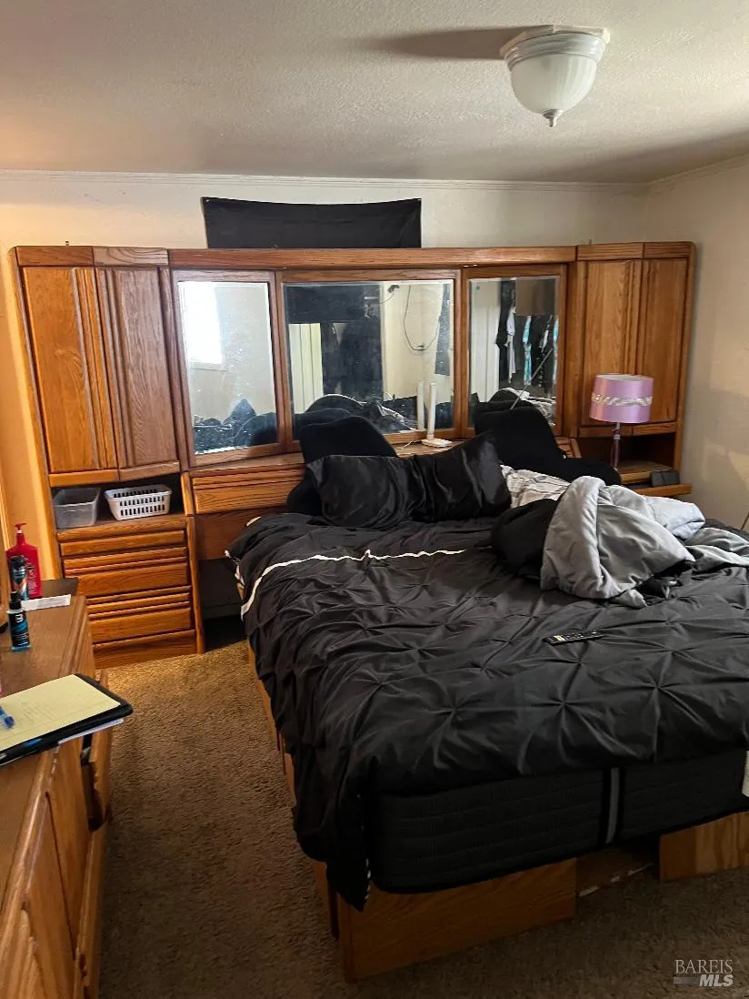 13980 Manakee Avenue Clearlake, CA 95422