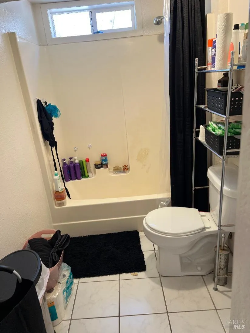 13980 Manakee Avenue Clearlake, CA 95422