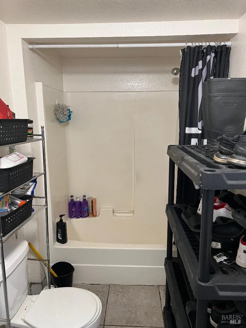 13980 Manakee Avenue Clearlake, CA 95422