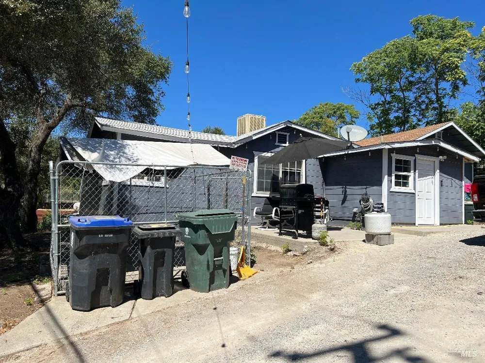 13980 Manakee Avenue Clearlake, CA 95422