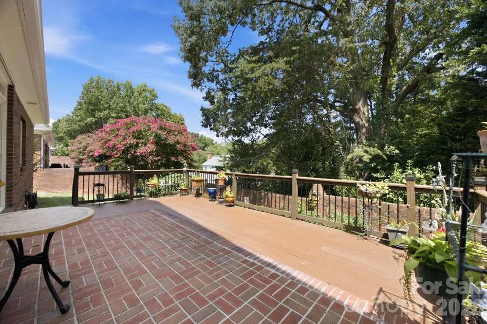 1511 Elkhart Circle Gastonia, NC 28054