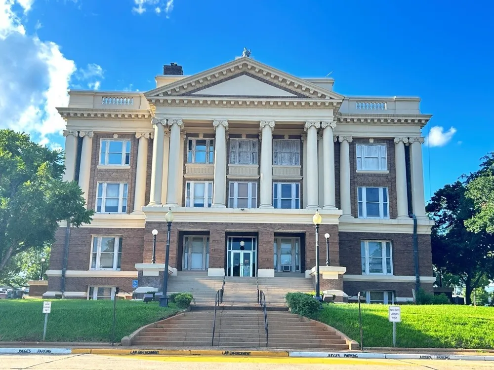 401 W Carolina Street Palestine, TX 75803