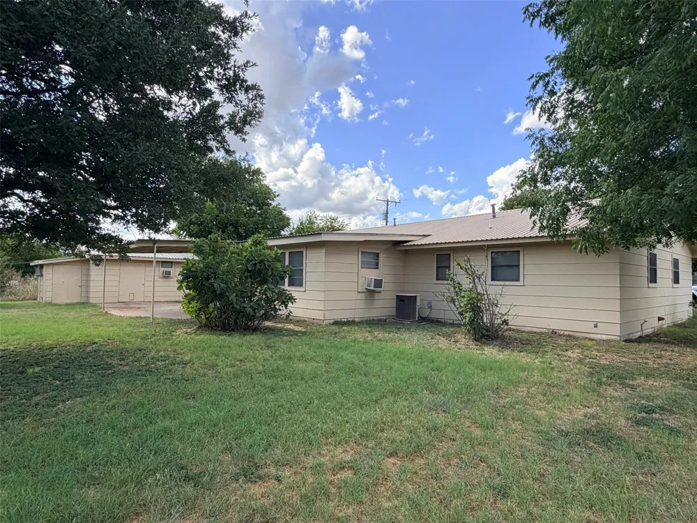 105 W Elm Street Gustine, TX 76455