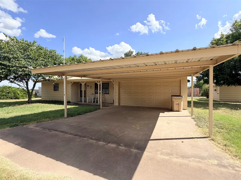 105 W Elm Street Gustine, TX 76455