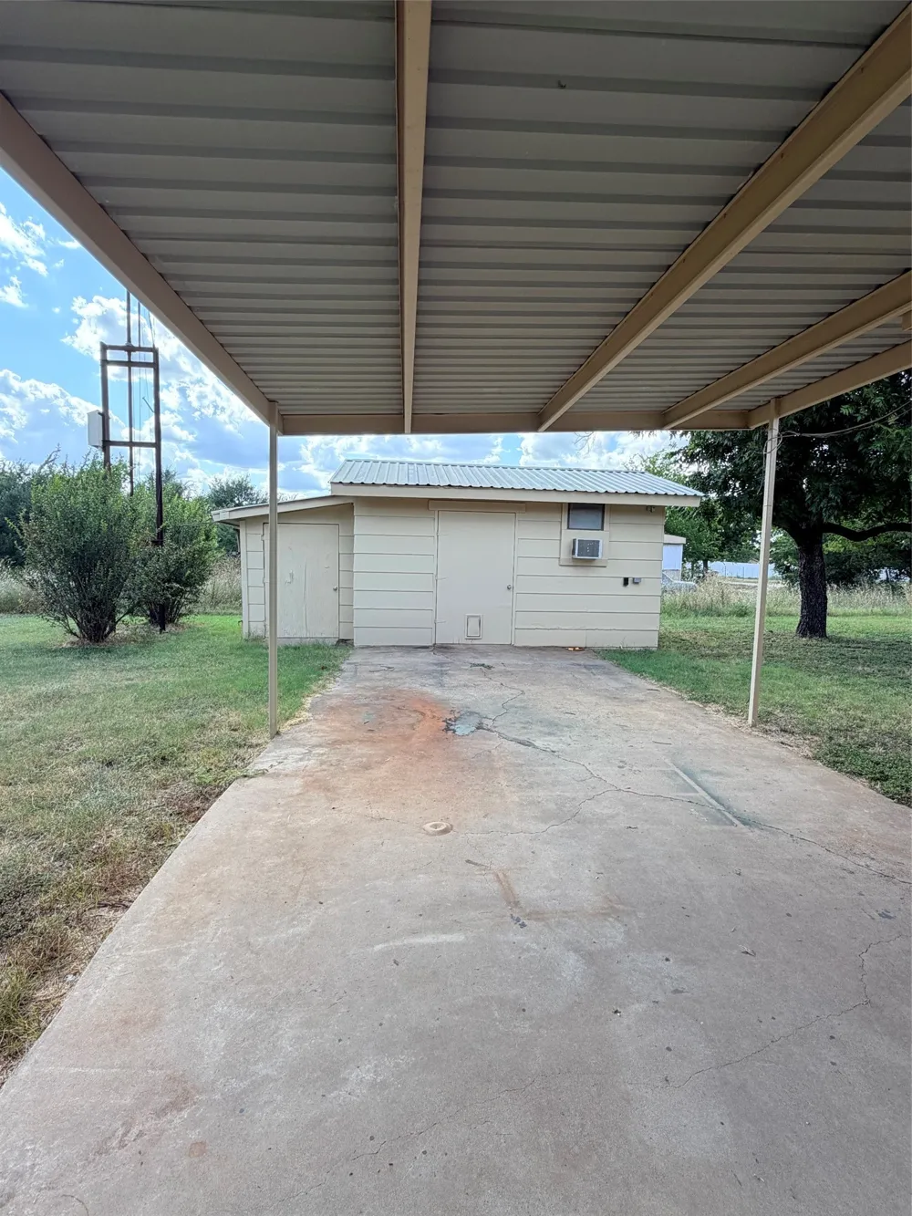 105 W Elm Street Gustine, TX 76455