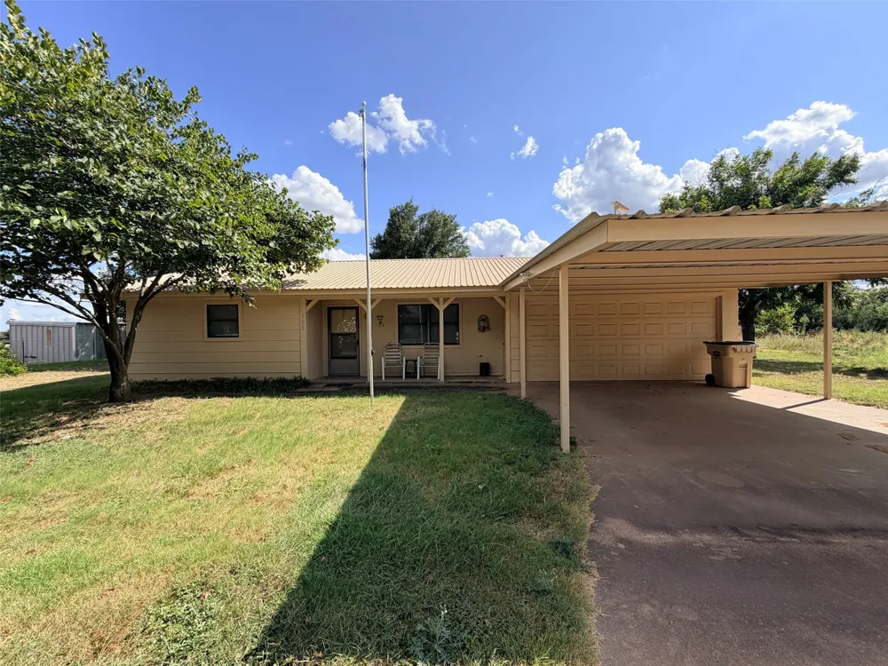 105 W Elm Street Gustine, TX 76455