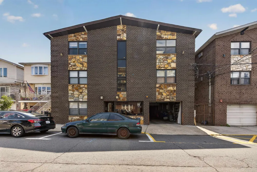 137 71ST ST Guttenberg, NJ 07093