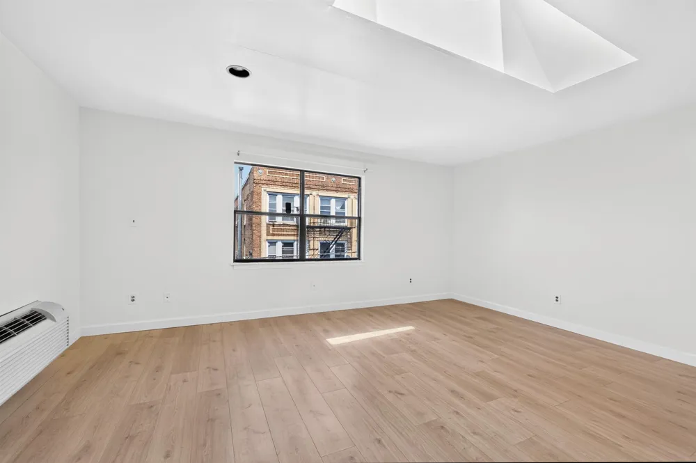 137 71ST ST Guttenberg, NJ 07093